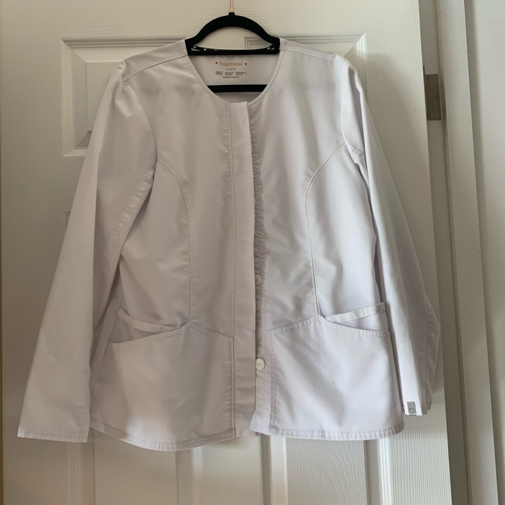 ((SOLD)) Heartsoul white scrub jacket size large